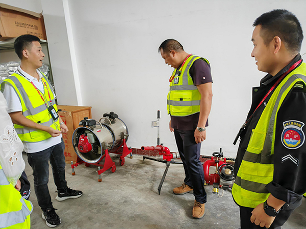 1664345430860334.jpg 綿陽(yáng)機(jī)場(chǎng)開展第三季度應(yīng)急救援檢查工作.jpg