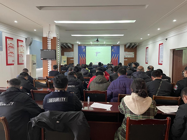 安檢站、消防護衛(wèi)部開展違禁物品檢查培訓.png
